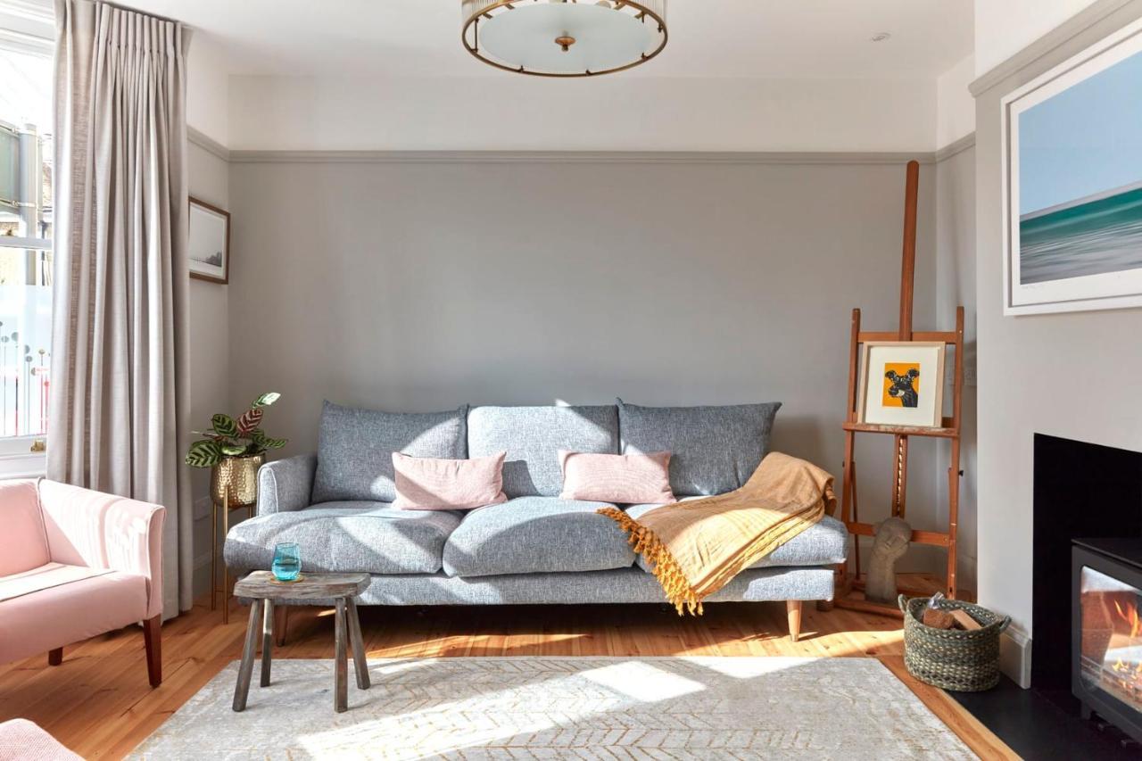 House On Beaconsfield Spacious Seaside Home Perfect For Relaxing With Friends Or Family Deal Kültér fotó