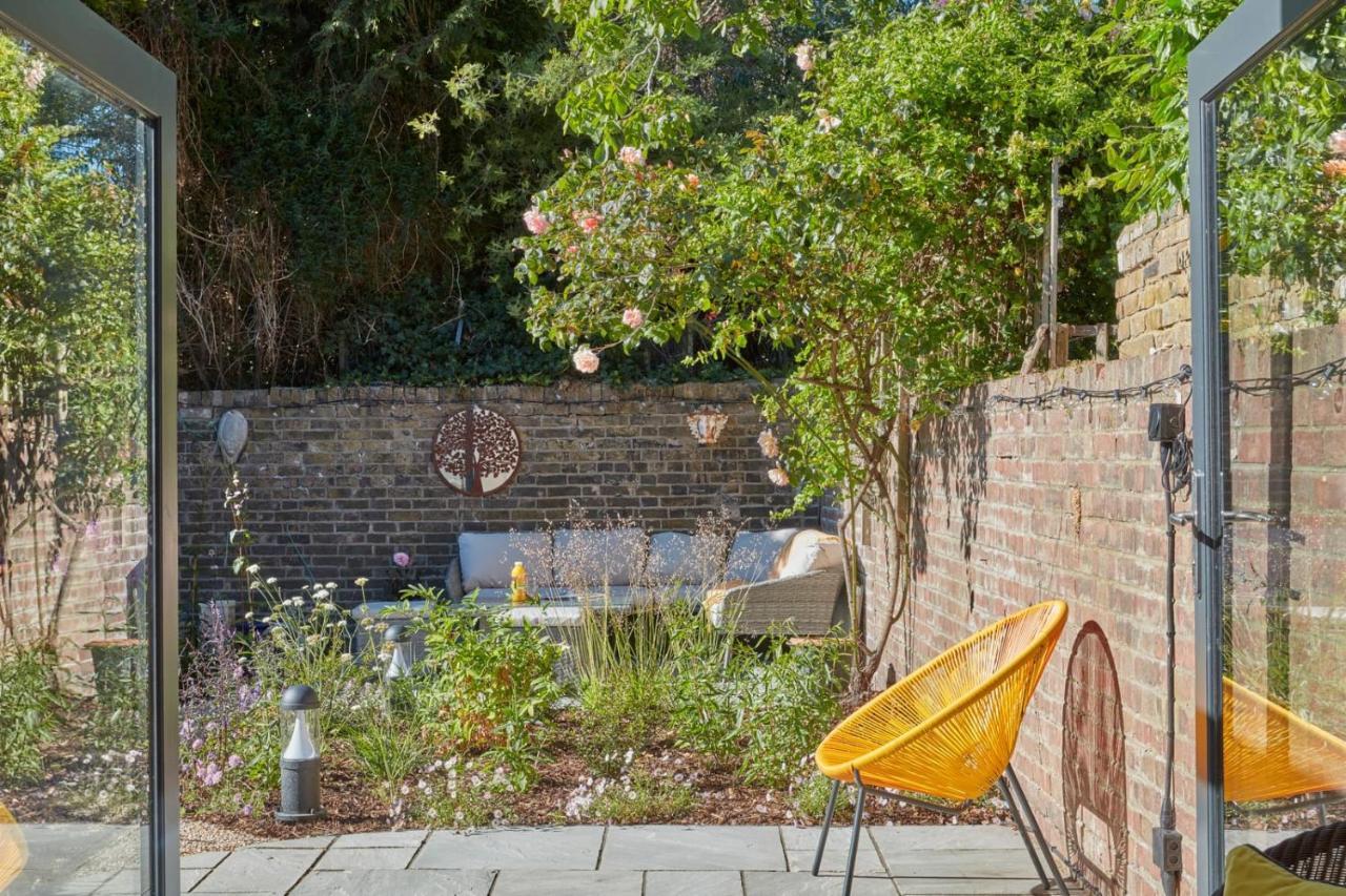 House On Beaconsfield Spacious Seaside Home Perfect For Relaxing With Friends Or Family Deal Kültér fotó
